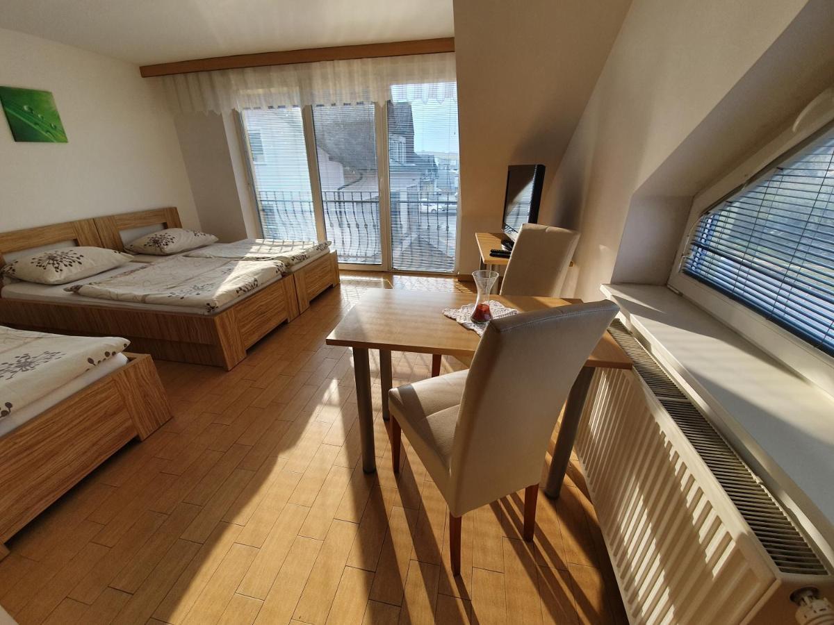 Hostel Novak Novo Mesto Kültér fotó